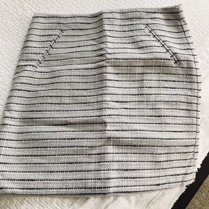 💙Loft size 4 Like new skirt 💙